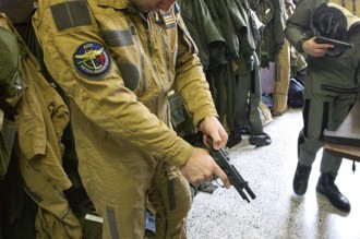 Guerre au Mali : Des pilotes de chasse de lÂ’armée française se la coulent douce à  Dakar